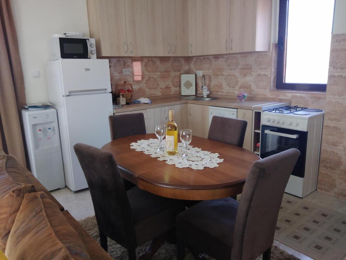 Gara 5 Daire Kotor Dış mekan fotoğraf